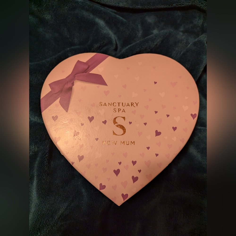 Sanctuary New mum Gift Set England